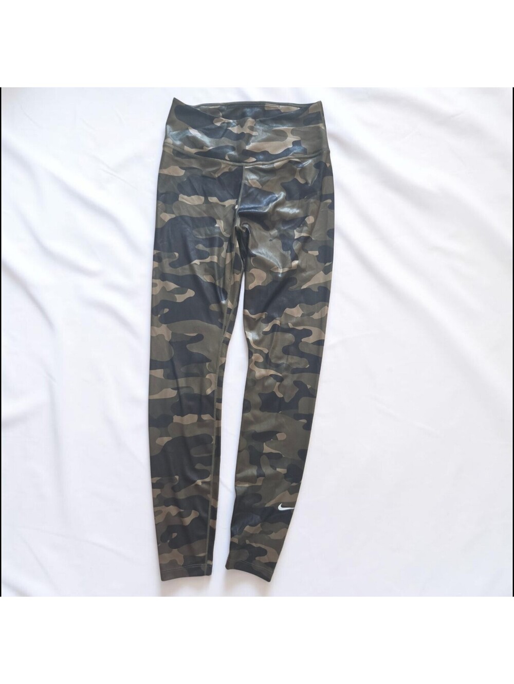 Nike Dri-FIT One Mid-Rise Camo Leggings Green Olive Small